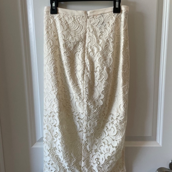 Express White Lace Skirt Set - Picture 5 of 5